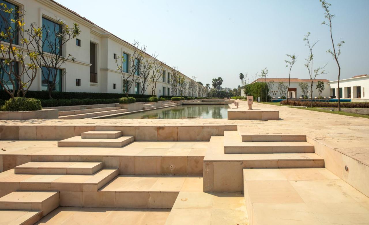 Отель Marasa Sarovar Premiere, Bodhgaya Экстерьер фото