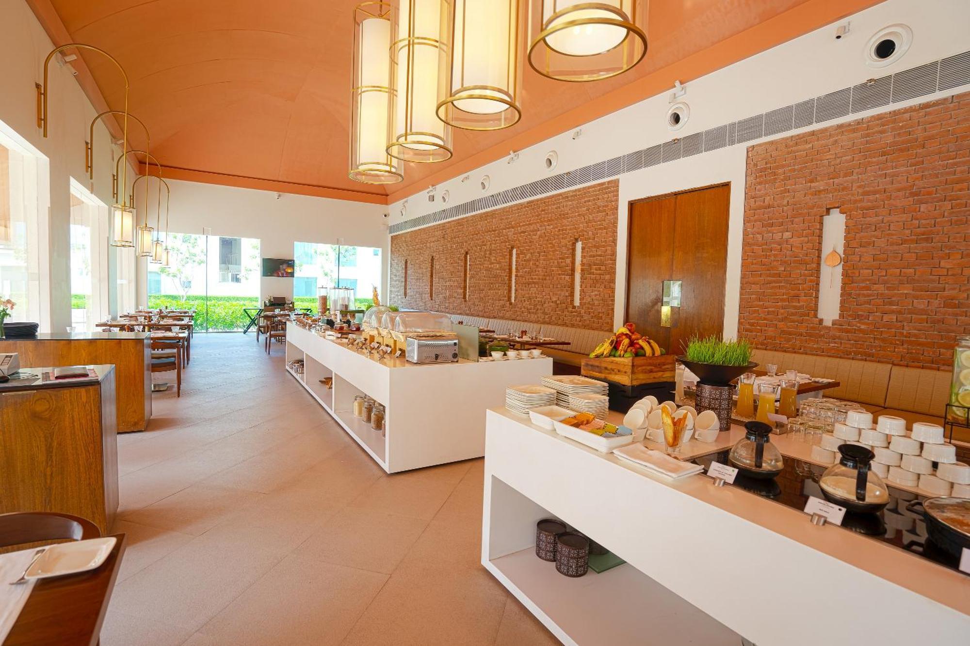 Marasa Sarovar Premiere, Bodhgaya Экстерьер фото